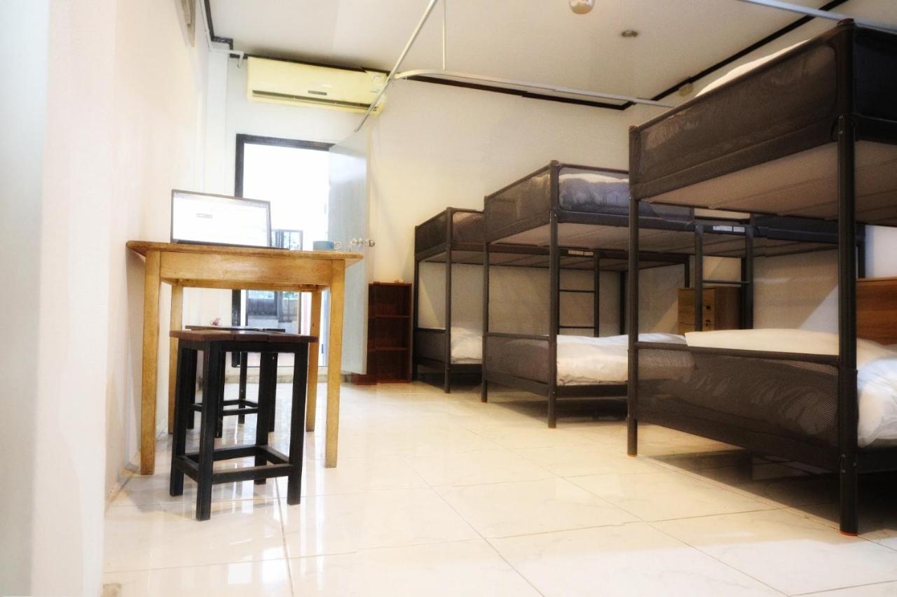 Aloft Hotel And Hostel Pattaya Nong Prue Exterior photo